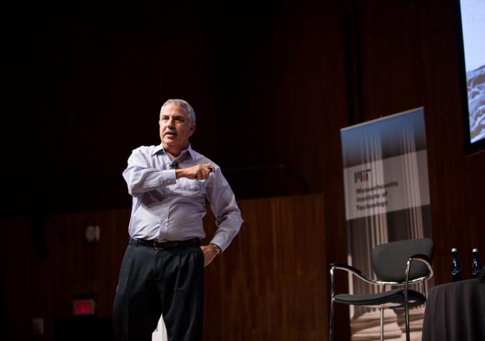 Columnist Thomas L. Friedman of The New York Times, delivering the fall 2018 Compton Lecture at MIT on Oct. 1.Image: Jake Belcher