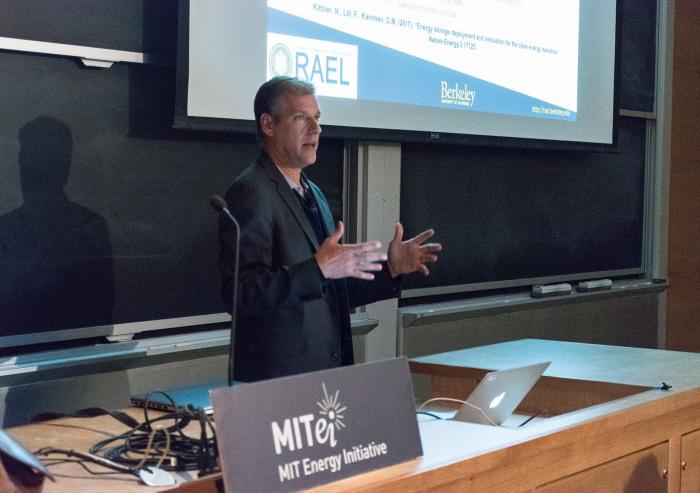Daniel Kammen, professor of energy at the University of California at Berkeley, spoke on clean energy innovation and implementation in a talk at MIT.Photo: Francesca McCaffrey/MIT Energy Initiative