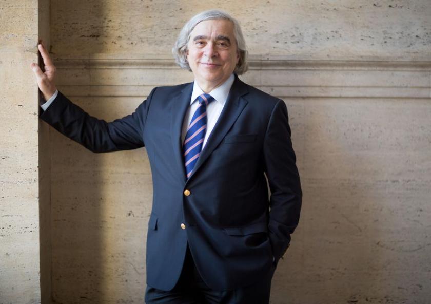Nuclear physicist Ernest J. Moniz has returned to MIT following more than three and a half years of service as the 13th U.S. Secretary of Energy. During his time in Washington he led the implementation of President Obama’s commitment to an “al... Nuclear physicist Ernest J. Moniz has returned to MIT following more than three and a half years of service as the 13th U.S. Secretary of Energy. During his time in Washington he led the implementation of President Obama’s commitment to an “al...