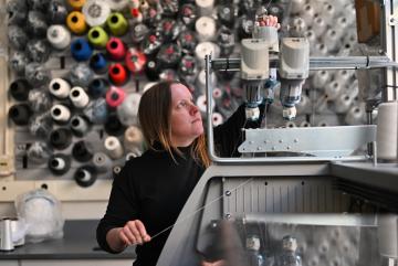 
              PhD student Lavender Tessmer has devoted herself to several projects throughout grad school, but all share a common thread: an emphasis on fiber development and textile programming. “At MIT, my interest in textiles really explode...