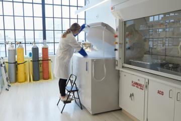 The new Engine Accelerator offers startups specialized lab equipment, advanced machining, fabrication facilities, office space, and a range of startup support services.