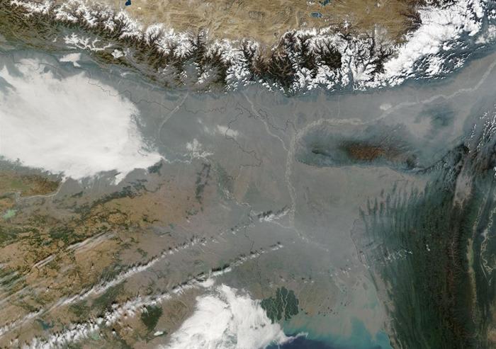 Air pollution in Bangladesh and Northern IndiaPhoto: Jacques Descloitres, MODIS Rapid Response Team, NASA/GSFC Air pollution in Bangladesh and Northern IndiaPhoto: Jacques Descloitres, MODIS Rapid Response Team, NASA/GSFC