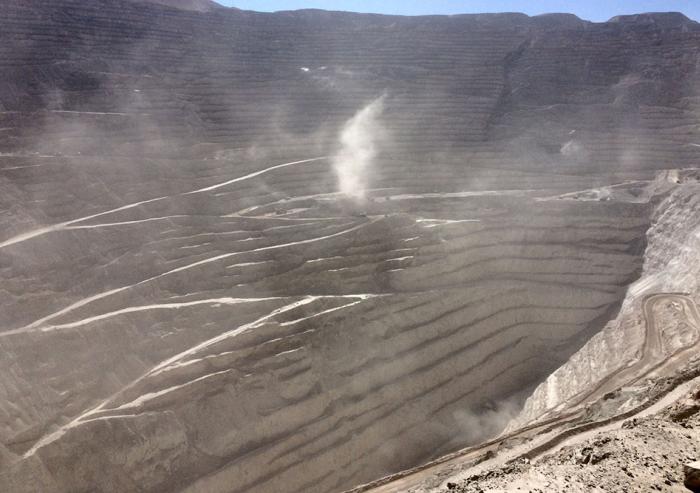 
              The Chuquicamata copper mine in the north of Chile
              Photo: Scott Odell
      