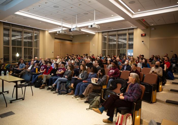 
              Attendees examine the ideas and information under discussion during the first "Civil Discourse" event at MIT. 
              Photo: Kevin Ly
      