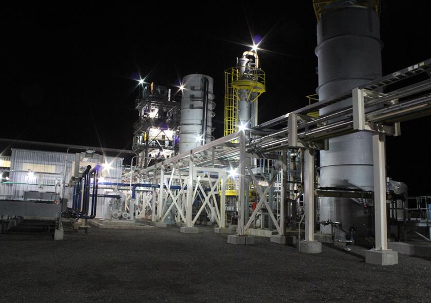 This InEnTec plant in Oregon will receive feedstock materials, such as medical and industrial waste, and — using InEnTec’s plasma gasification process — will convert them into high-purity hydrogen for use in industry and fue...
This InEnTec plant in Oregon will receive feedstock materials, such as medical and industrial waste, and — using InEnTec’s plasma gasification process — will convert them into high-purity hydrogen for use in industry and fue...