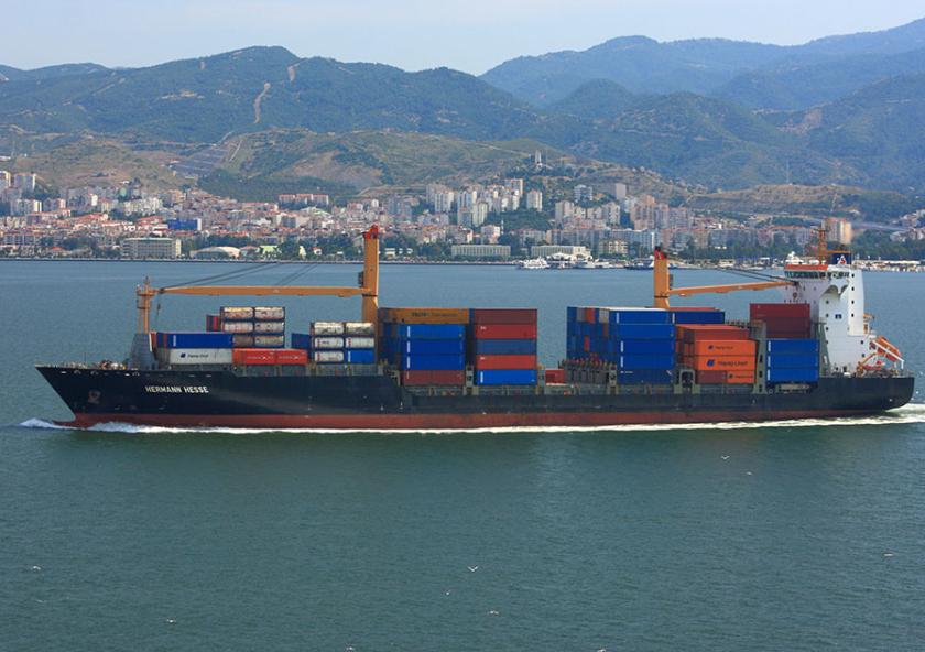 The main source of shipping emissions is the combustion of heavy fuel oil in large diesel engines, which disperses pollutants into the air over coastal areas.
           
              The main source of shipping emissions is the combustion of heavy fuel oil in large diesel engines, which disperses pollutants into the air over coastal areas.