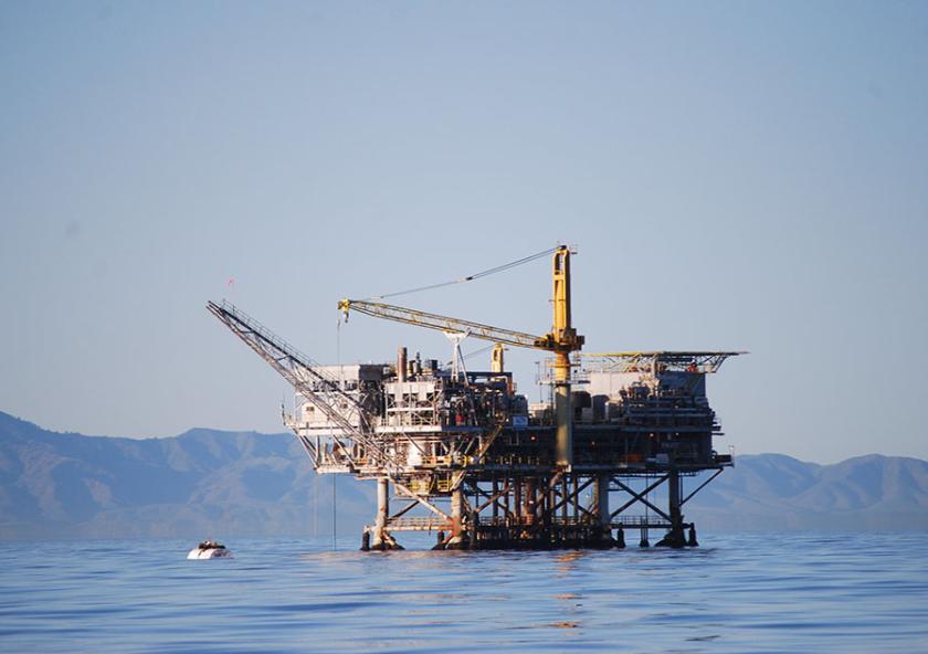 An oil rig in the Santa Barbara Channel
              Photo: dirtsailor2003/Flickr
       
              An oil rig in the Santa Barbara Channel
              Photo: dirtsailor2003/Flickr