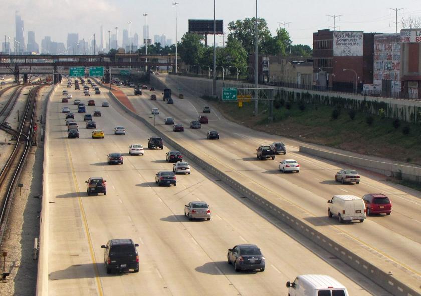 MIT researchers find there are significant emissions associated with a pavement during its operational life, and that emissions depend on factors including local climate and traffic patterns.Photo: Ben Schumin/Wikimedia Commons