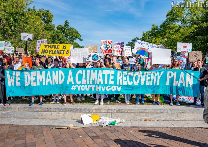 
              DC Youth Climate Strike 2019 at the U.S. Capitol 
              Photo: Hillel Steinberg/Flickr
      