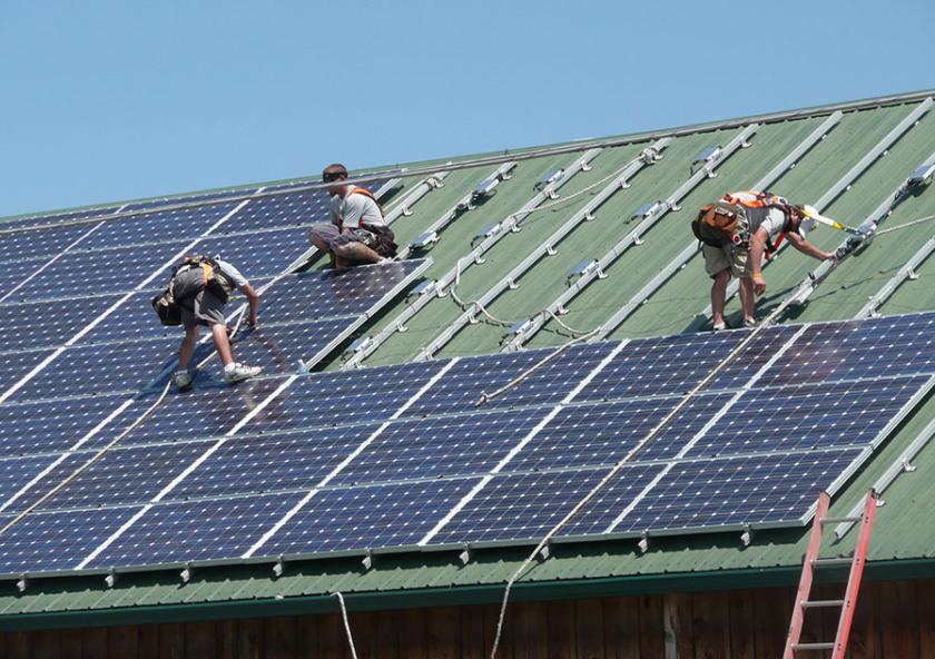 
              A new study finds a Clean Air Act provision could enable the U.S. to accelerate the transition away from fossil fuels and toward low- and zero-carbon energy sources. 
              Photo: U.S. Department of Agriculture/Flickr
      