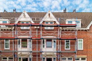 
              Studying Amsterdam, MIT researchers found the optimal system for reusing construction materials has many local storage “hubs” that keep materials within a few miles of where they will be needed. The findings could hel...