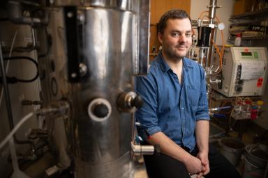 By studying enzymes that perform evolutionarily ancient reactions, Dan Suess hopes to find solutions to global energy challenges. He’s interested in reactions that are “occurring on the microscopic scale but happening on a huge scale” around the world.