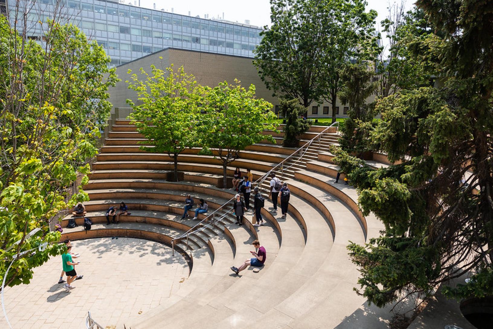 rounded outdoor ampitheater seats