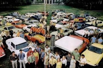 
              Before setting off on their six-day-long cross country race, participants of the Clean Air Car Race gathered on MIT’s Killian Court for a photo-op.
              Photo: Life Magazine
      