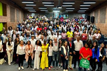 
              Assembled participants of the national conference of women artisanal miners in Medellin, Colombia.
              Photo: Fabio Bayona
      
