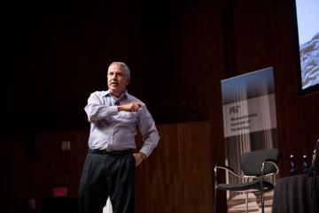 Columnist Thomas L. Friedman of The New York Times, delivering the fall 2018 Compton Lecture at MIT on Oct. 1.Image: Jake Belcher