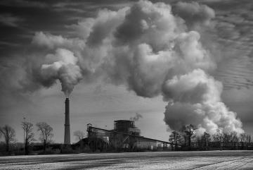 Once mercury is emitted from the smokestacks of coal-fired power plants, among other sources, the gas can drift through the atmosphere for up to a year before settling into lakes and oceans.Image: Stock photo
