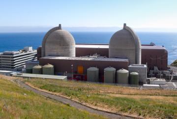 
              MIT professors Jacopo Buongiorno and John Lienhard describe their research suggesting the Diablo Canyon nuclear plant could provide multiple benefits for California, including desalinated water and clean hydrogen fuel.
            ...