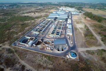 This desalination plant in Israel, called Sorek, is currently the world's largest, producing 625,000 cubic meters of fresh water per day. Boris Liberman, chief technology officer of IDE Technologies, the company that built this and several othe...