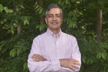 
              Can a classical physics question be handled on a quantum computer? Abhay Ram believes the answer is yes, and that it will accelerate understanding of electromagnetic wave phenomena in plasma.
              Photo: Priyanka Ram
      