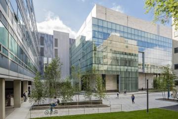 
              MIT.nano, MIT’s 216,000-square-foot, shared-access facility for nanoscience and nanotechnology research, has been awarded the American Institute of Architects (AIA) 2021 Committee on the Environment (COTE) Top Ten Award fo...