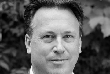 As the CEO and co-founder of E3G, a leading environmental think tank based in London, Nick Mabey SM ’93 is an influential player in the world of environmental policy. He describes his MIT education as “a well from which I have drawn directl...