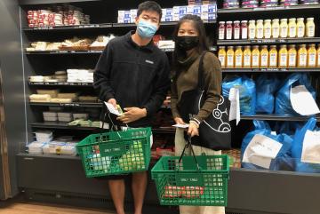               First-year students were given a $25 TechCASH gift card to shop for grocery items during a trip to Daily Table. MIT staff also created a recipe challenge to encourage students to work together on making their own variation o...