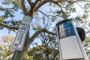 
              Electric vehicle charging station in St. Petersburg, Florida
              Photo: CityofStPete/Flickr
      