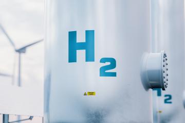 
              MIT researchers find that hydrogen-fired power generation can be a more cost-effective alternative to lithium-ion batteries for peaking operations on a power grid.
          