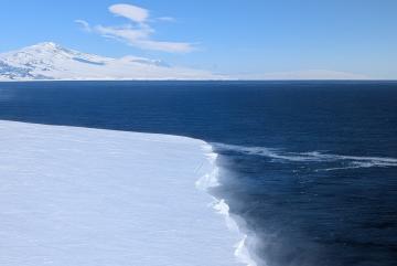 The calving front of the Ross Ice Sheet in western Antarctica